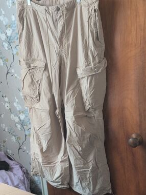 Universal Thread Beige Cargo Pants with Utility Pockets